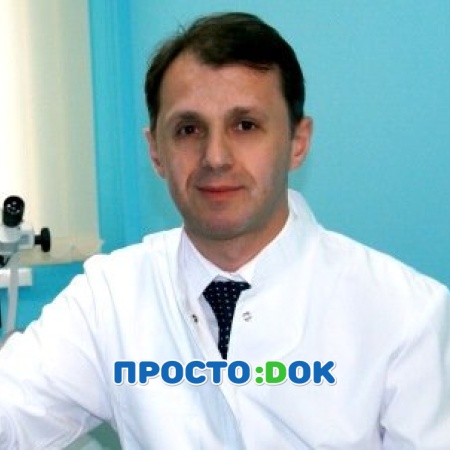 На фото Лившиц Игорь Владимирович
