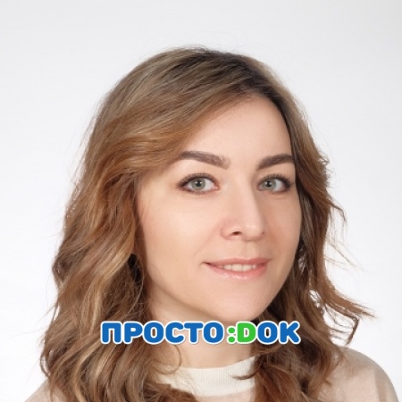 На фото Абдужалилова Эльмира Усеиновна