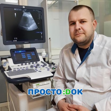 На фото Асанов Эльдар Мустафаевич