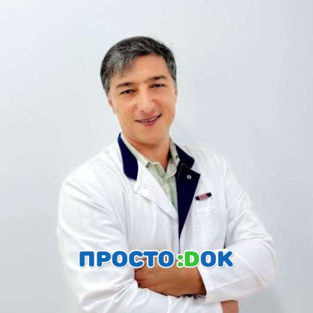 На фото Джелялов Ислям Эльдарович