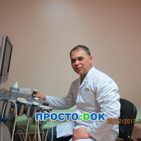На фото Асанов Айдер Усеинович