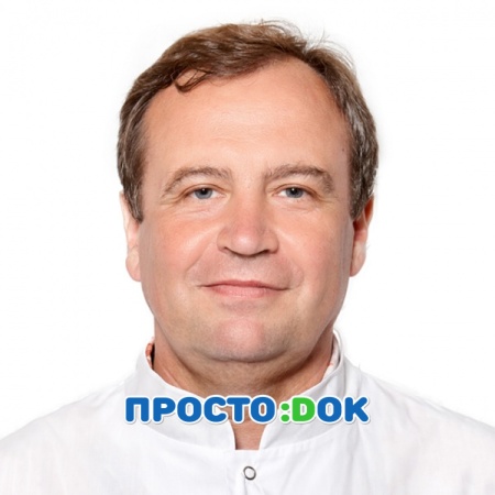На фото Астахов Владимир Александрович