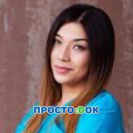 На фото Дусматова Азиза Каримбердиевна