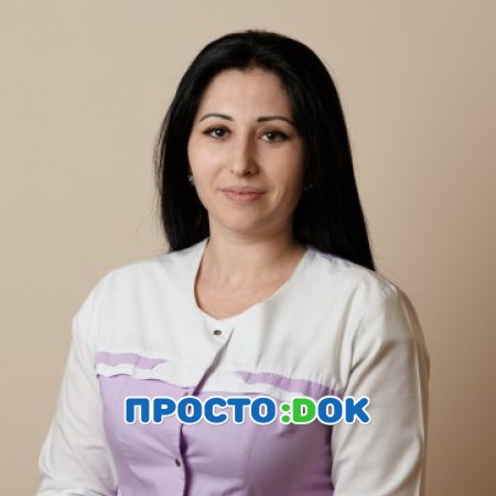 На фото Абибуллаева Эвелина Дарвиновна