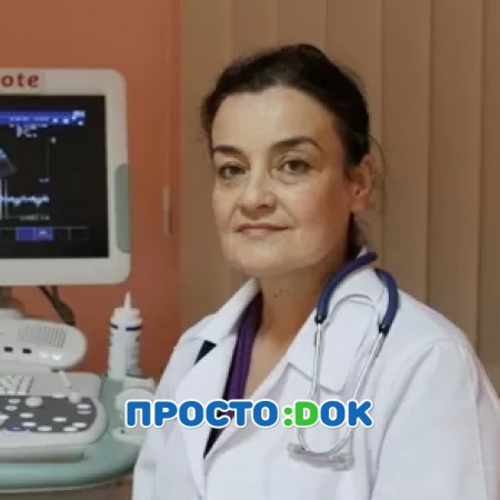 На фото Умерова Лейла Османовна