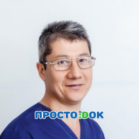 На фото Таджиев Рустам Ишманович